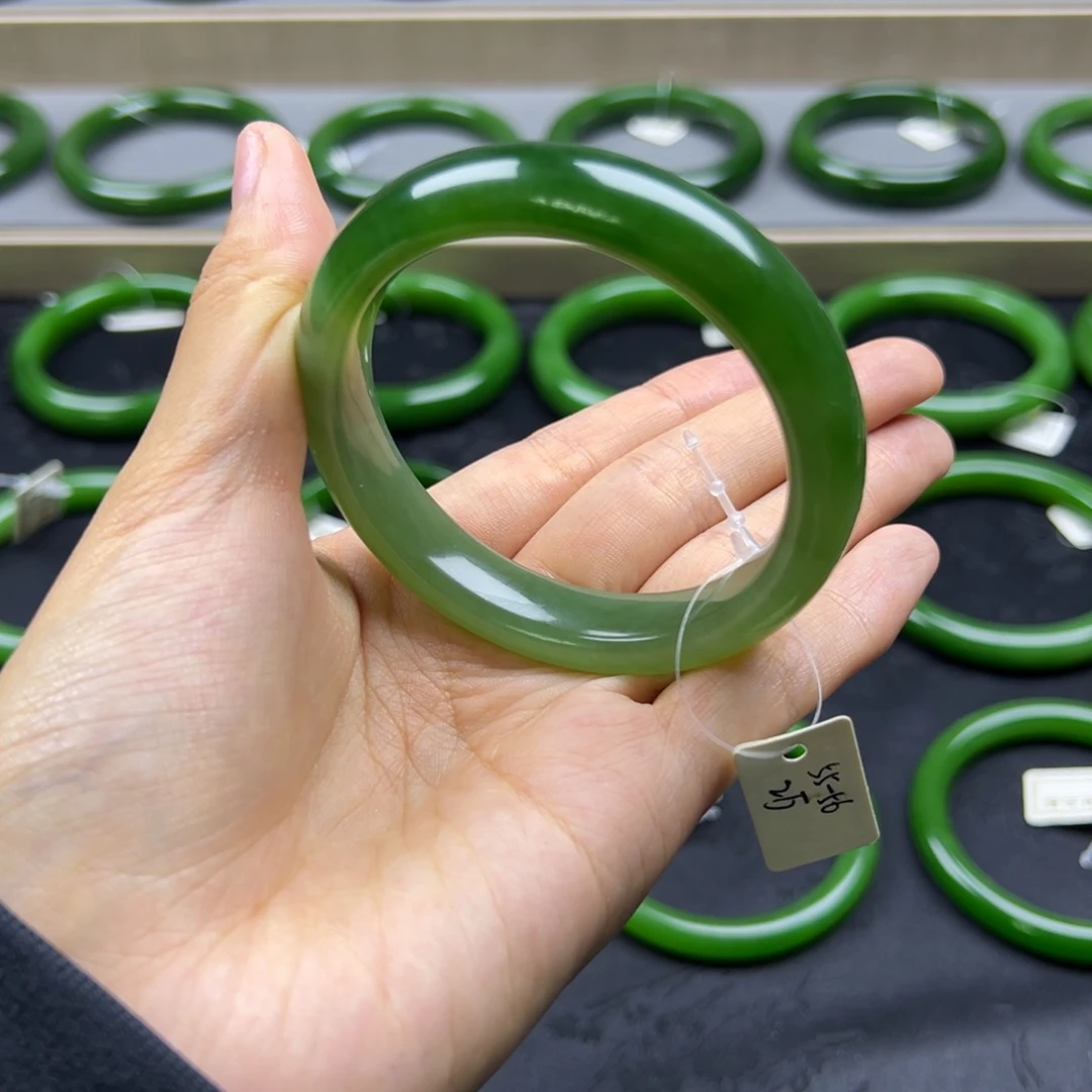 和田玉（碧玉）未镶嵌手镯碧玉白加绿半山水5556无黑