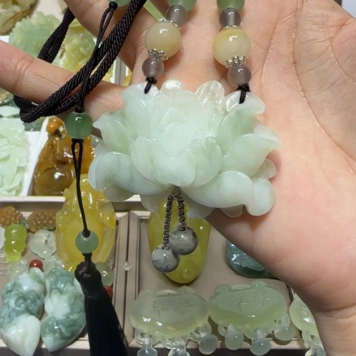 蛇纹石玉吊坠未镶嵌