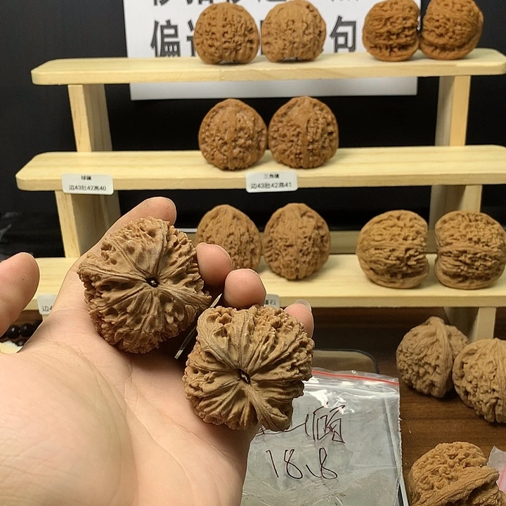 蓬***顾吊坠文玩核桃福利