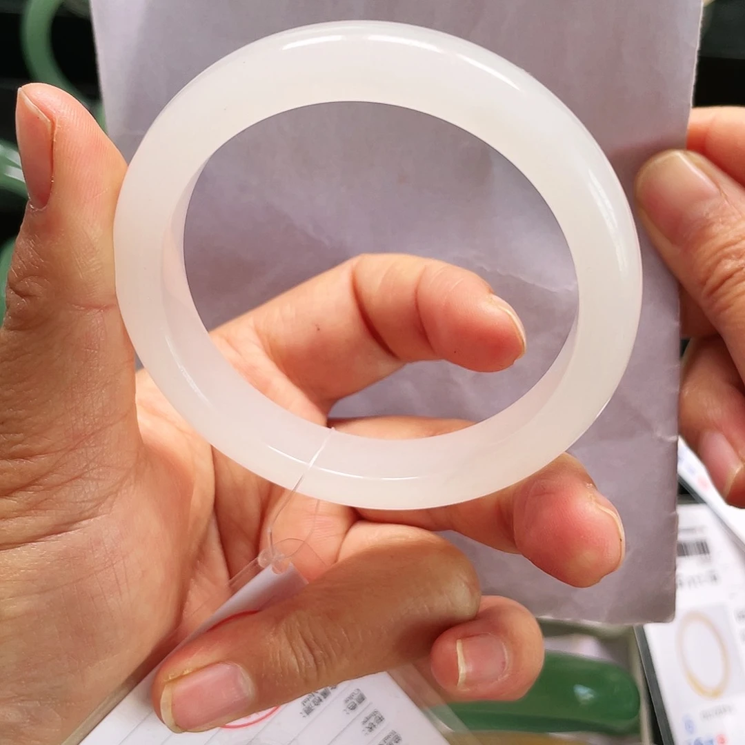 石英质玉手镯未镶嵌十**梦