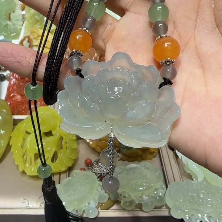 蛇纹石玉吊坠未镶嵌