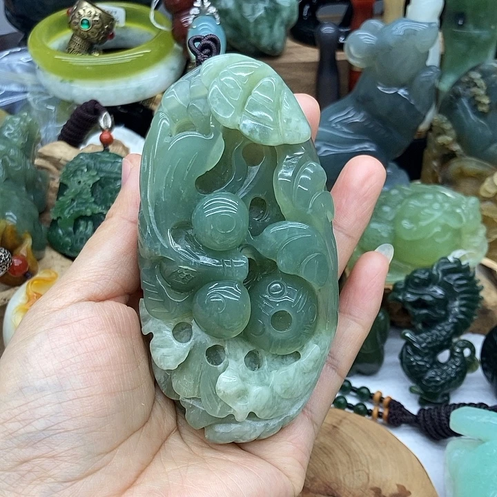 岫玉未镶嵌手把件
