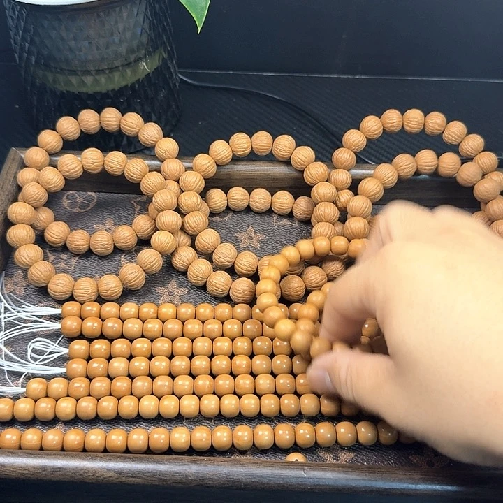 大叶紫檀（黑酸枝木类）