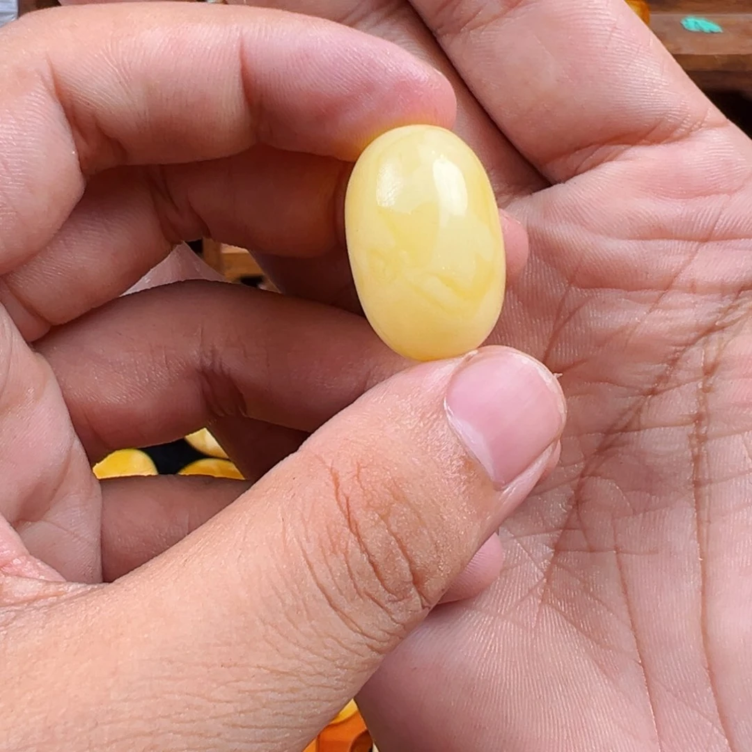 未镶嵌颈饰琥珀蜜蜡