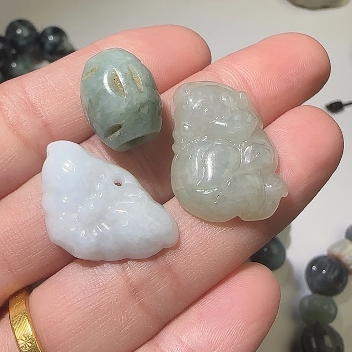 翡翠未镶嵌颈饰翡翠