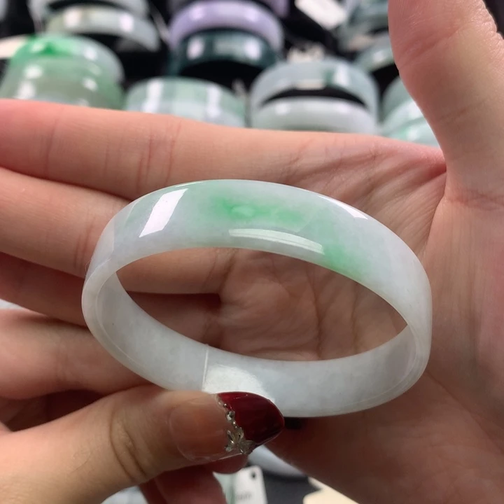 翡翠手镯未镶嵌公主