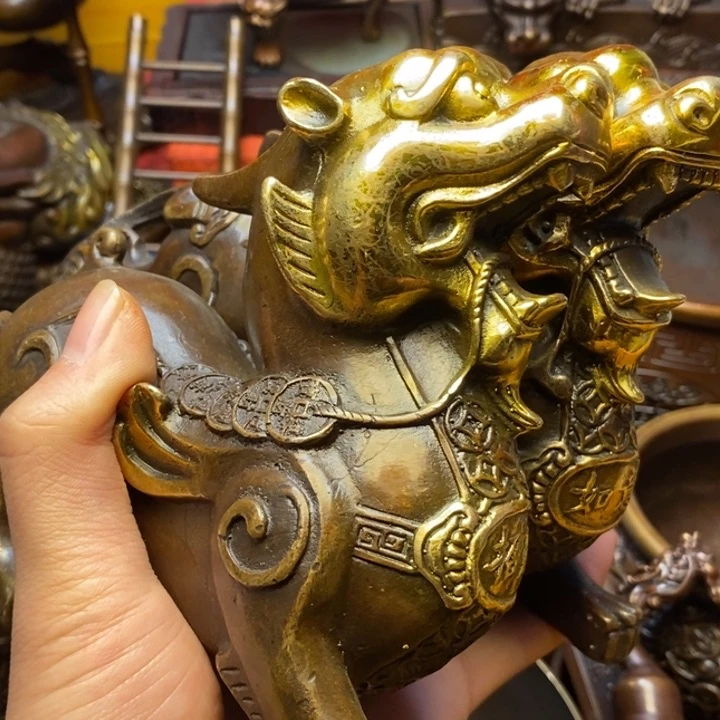 铜器摆件做工精良