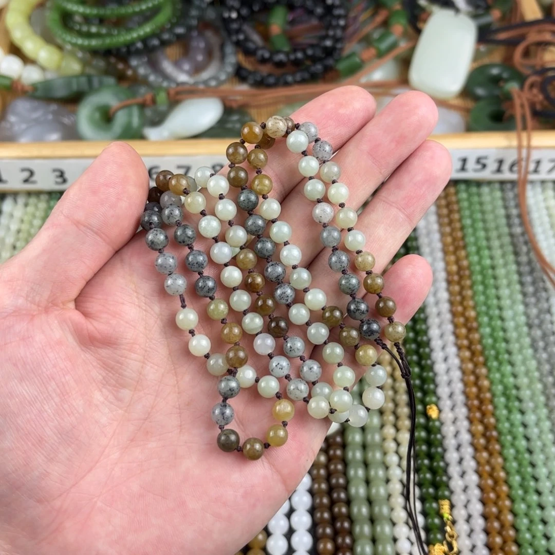 凌***溪和田玉未镶嵌颈饰