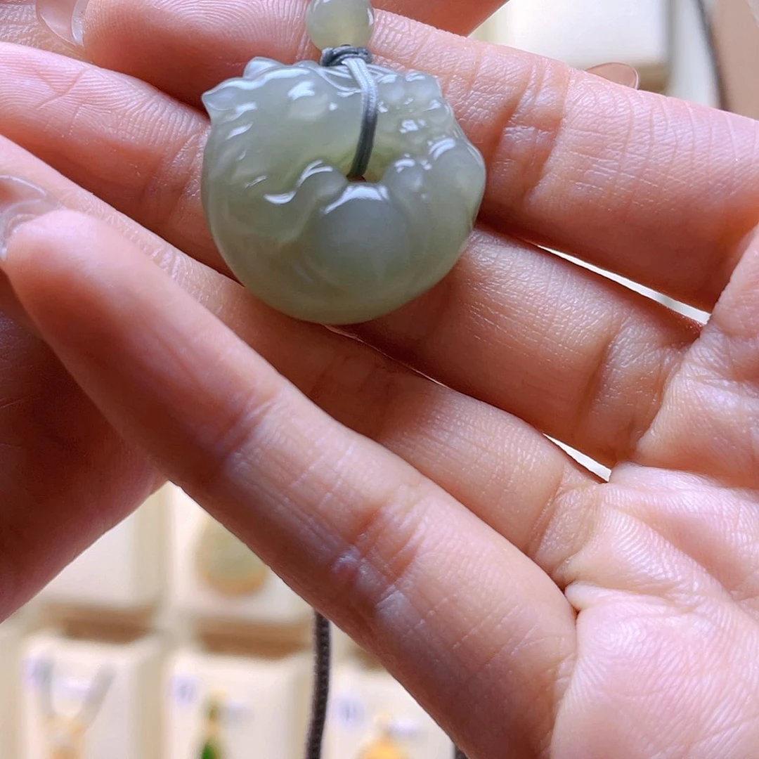 和田玉吊坠(赠链)未镶嵌N***c