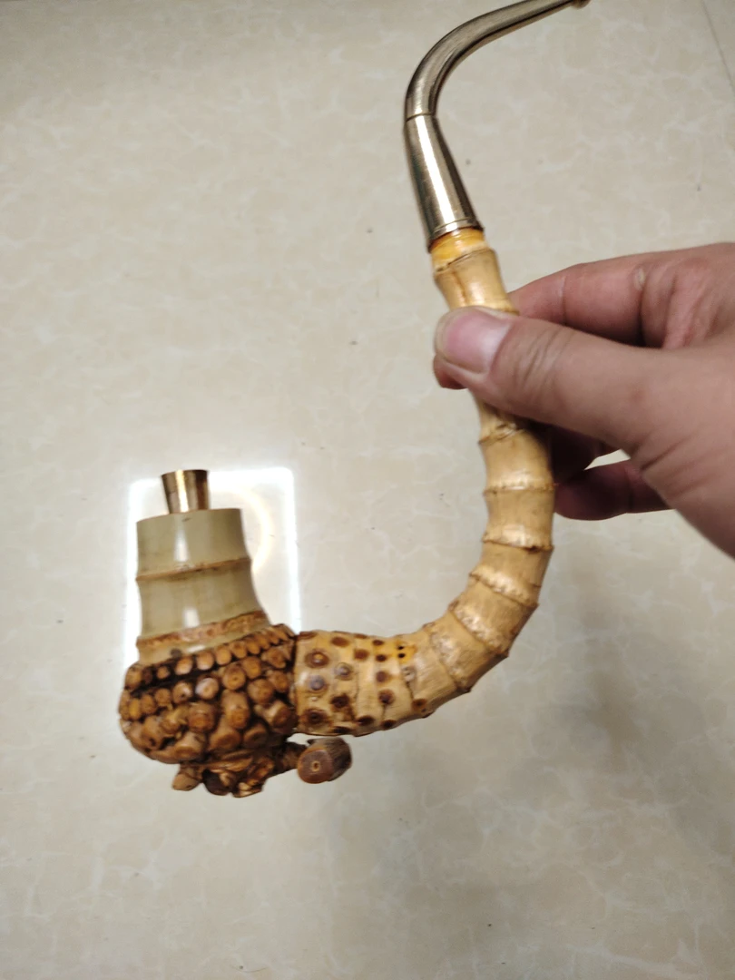 贵州竹子烟杆竹根本色款杆子有点瑕疵，不介意就拍，不走退货路。