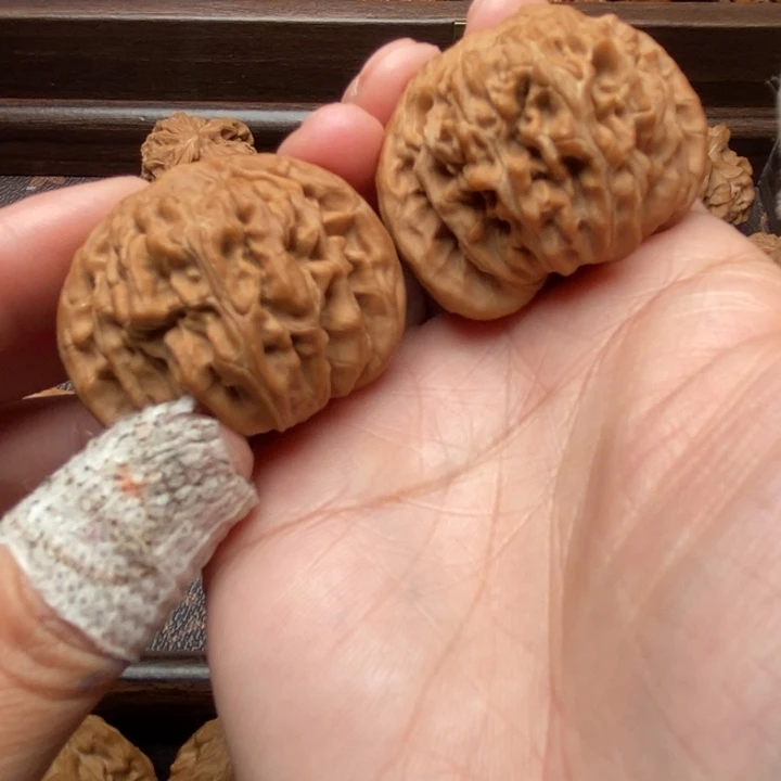 阳***啦吊坠文玩核桃四座楼42全