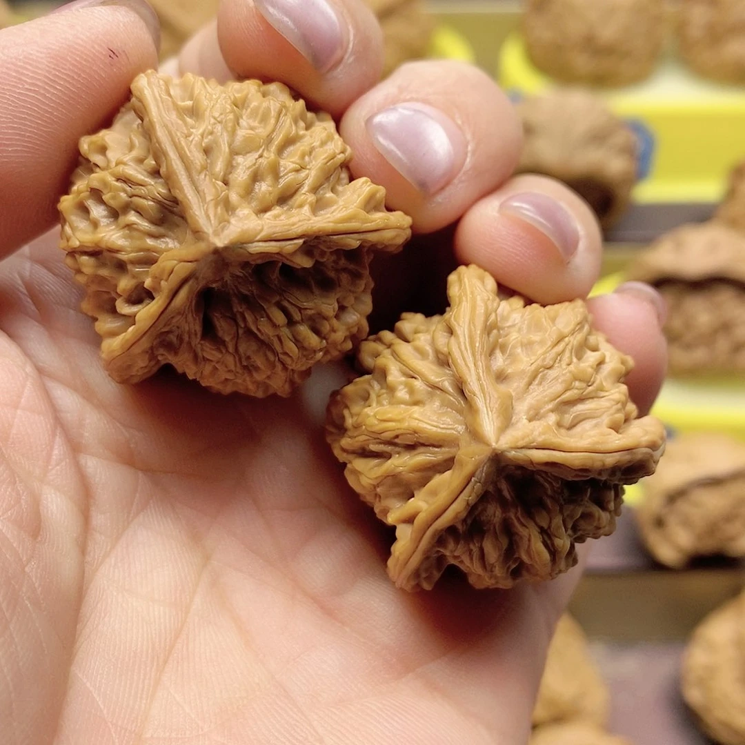 文玩核桃吊坠盘山三棱