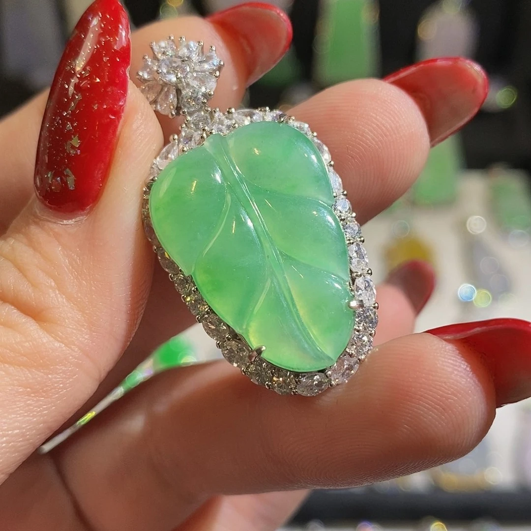 翡翠颈饰银S925镶嵌天然翡翠