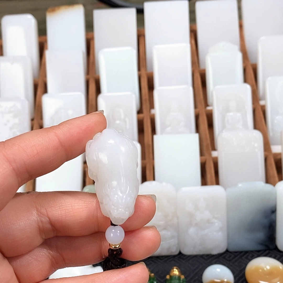 颈饰未镶嵌和田玉