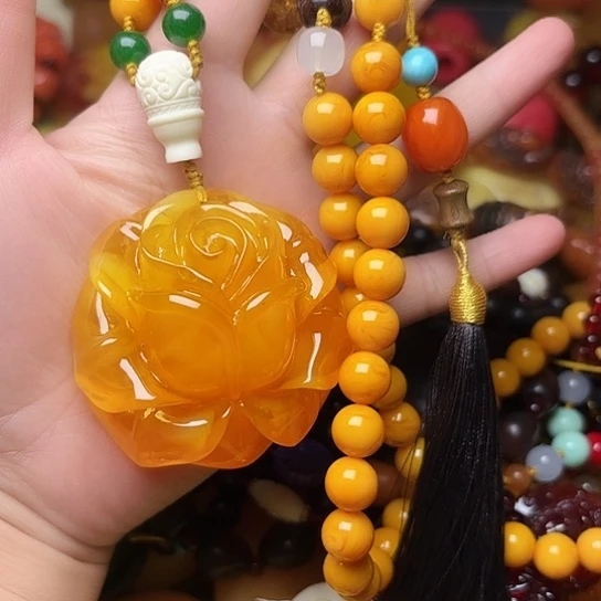 未镶嵌颈饰琥珀经典