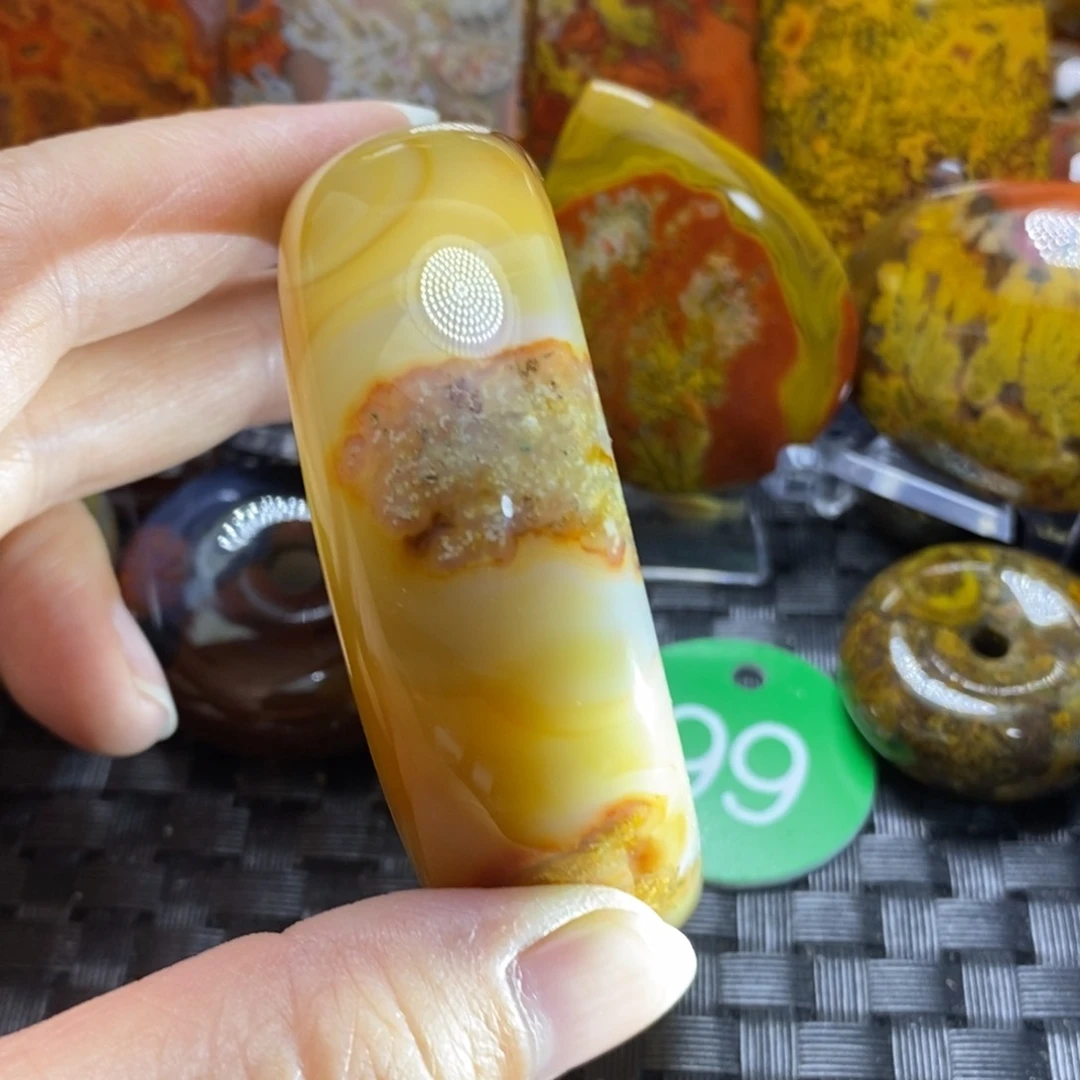 未镶嵌颈饰玛瑙/玉髓万**意