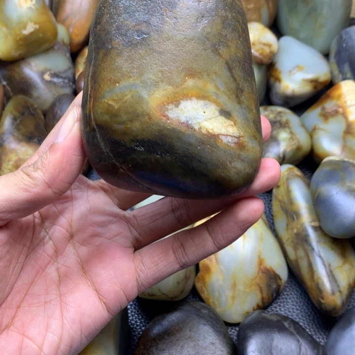 莫***言和田玉未镶嵌挂件