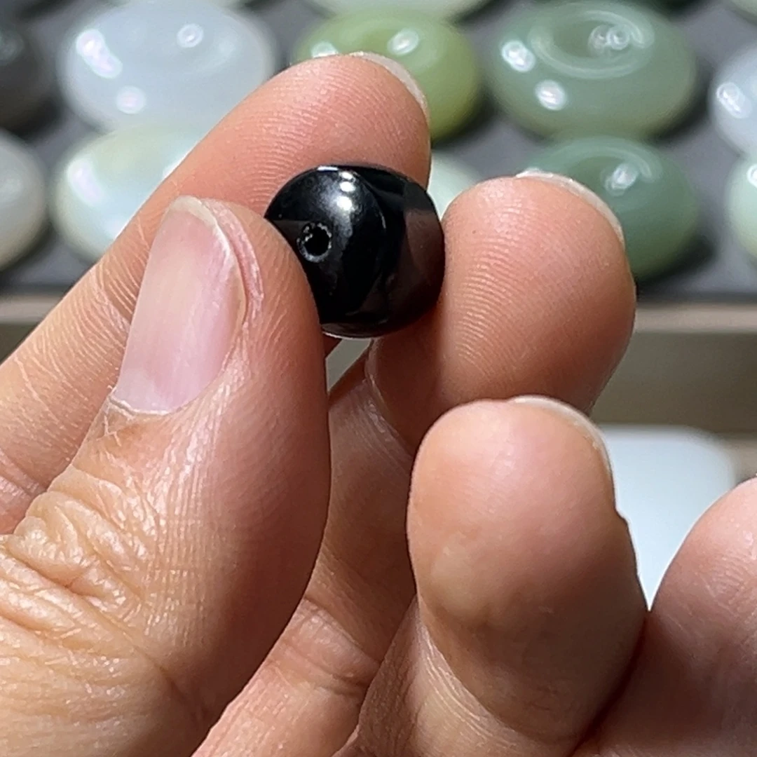 今***ᵉ和田玉未镶嵌颈饰