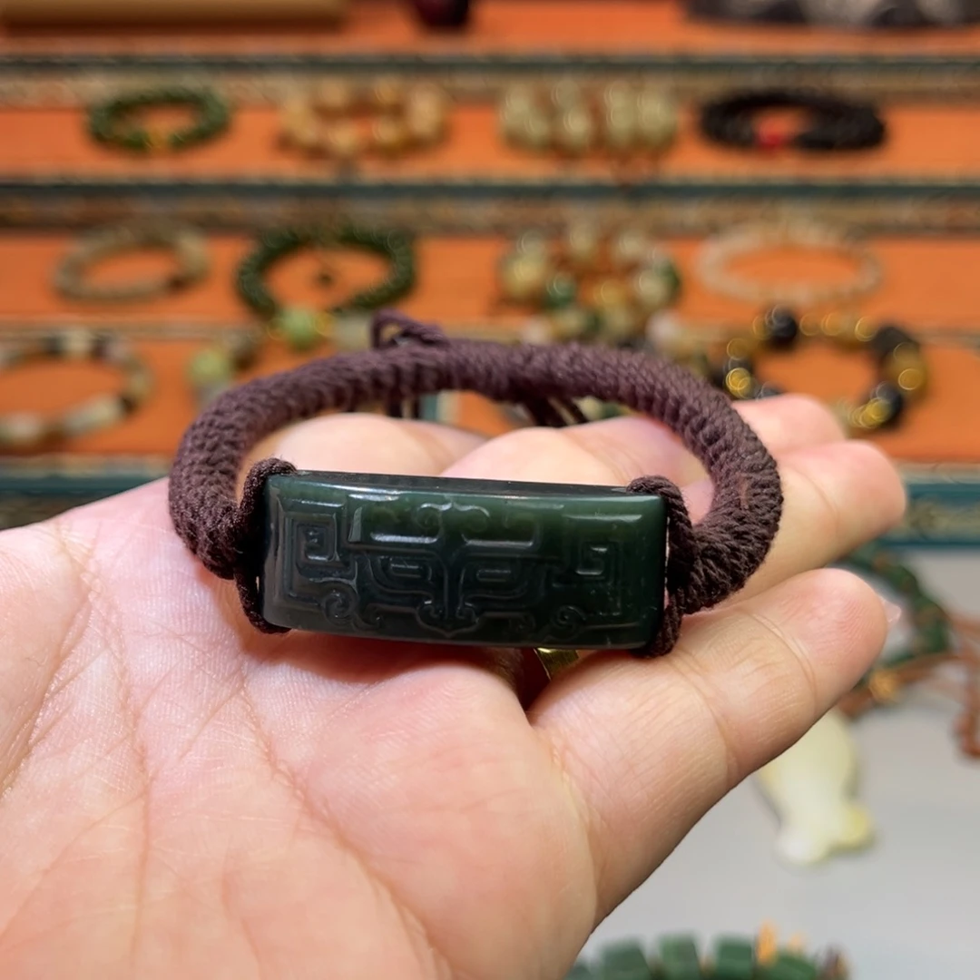 颈饰未镶嵌和田玉微瑕