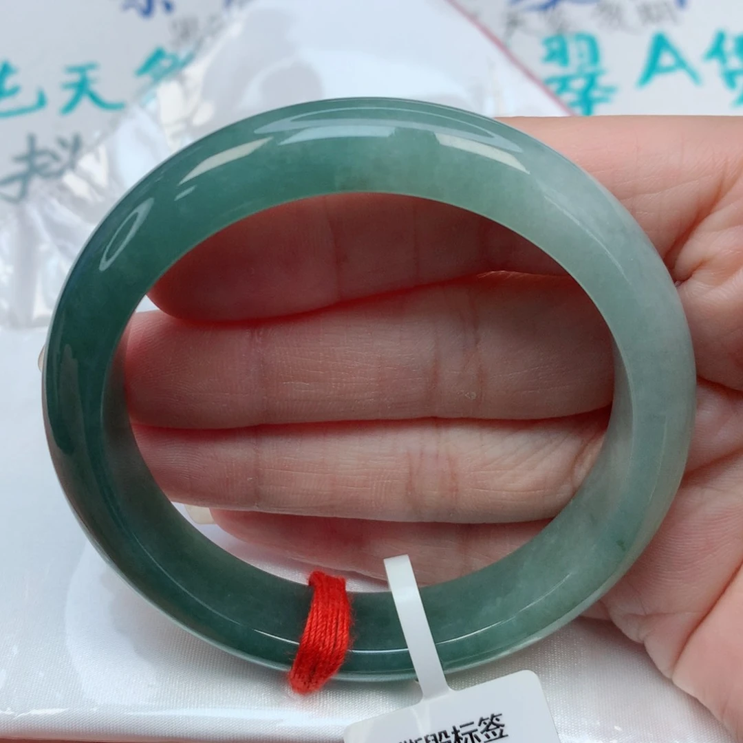 翡翠手镯未镶嵌57.7圈 油青底半山水