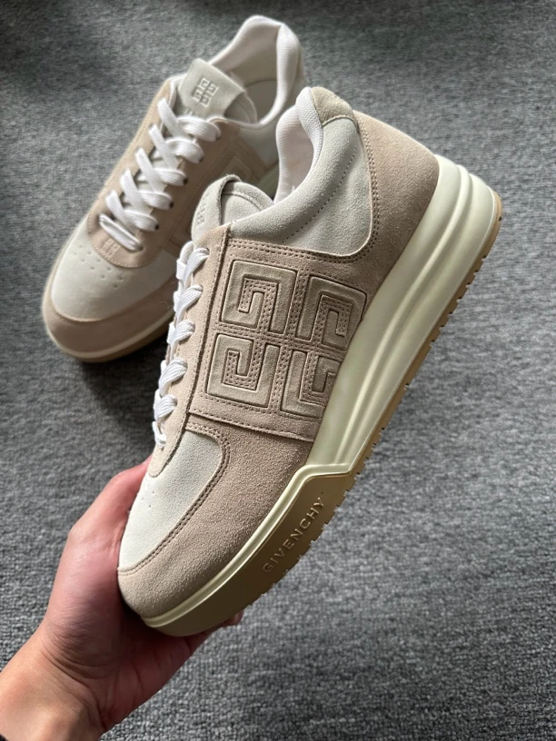 全新未使用 Givenchy/纪梵希 G4低帮男款板鞋