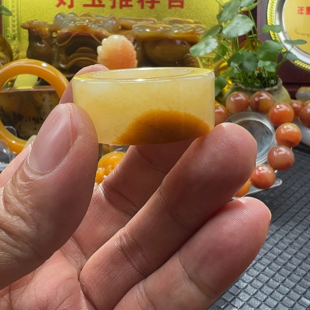 石英质玉未镶嵌颈饰