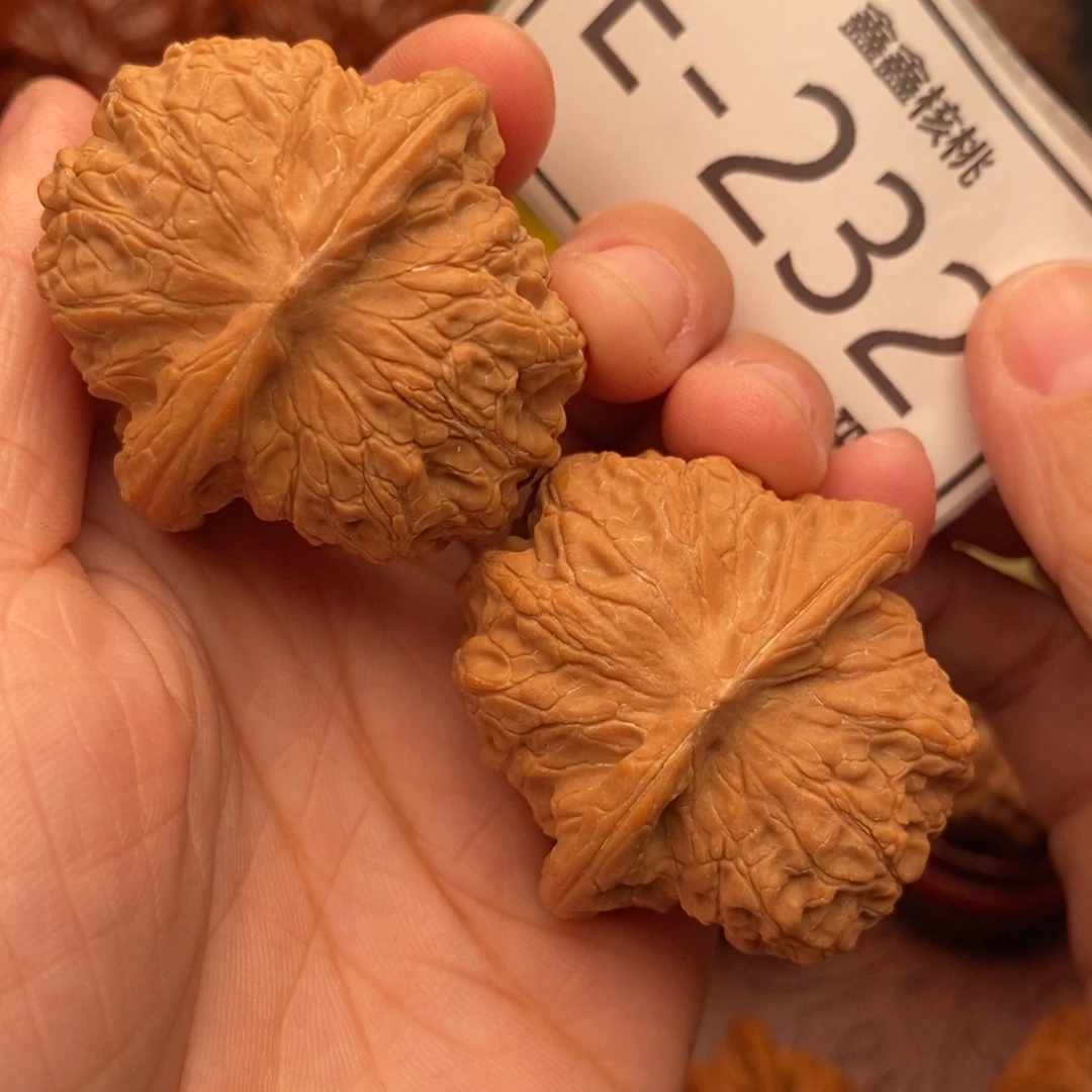 李***夜文玩核桃把件血麒麟40