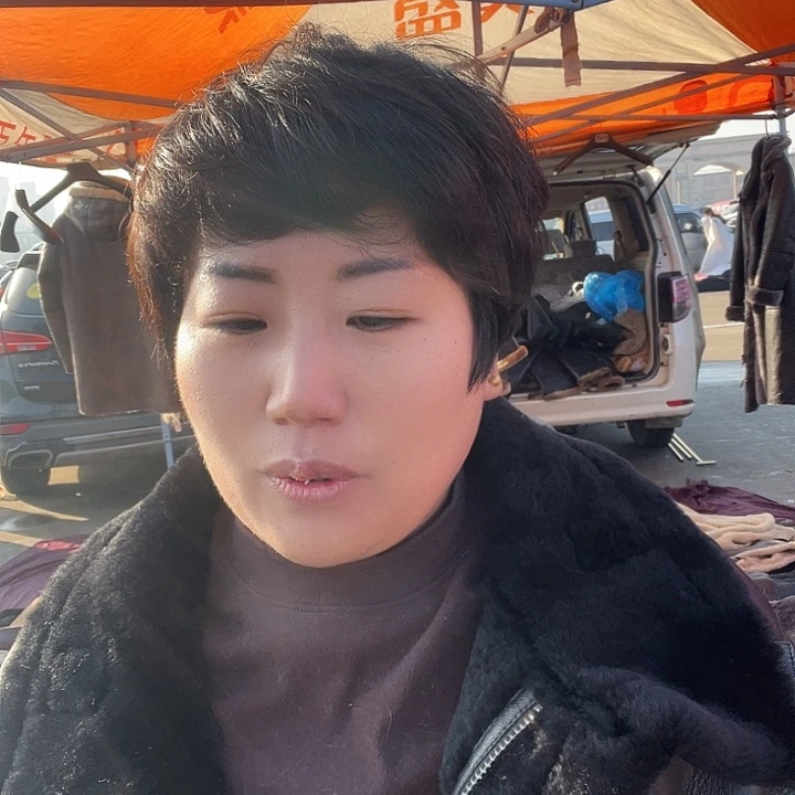 摄*师Xl皮毛一体女款穿的