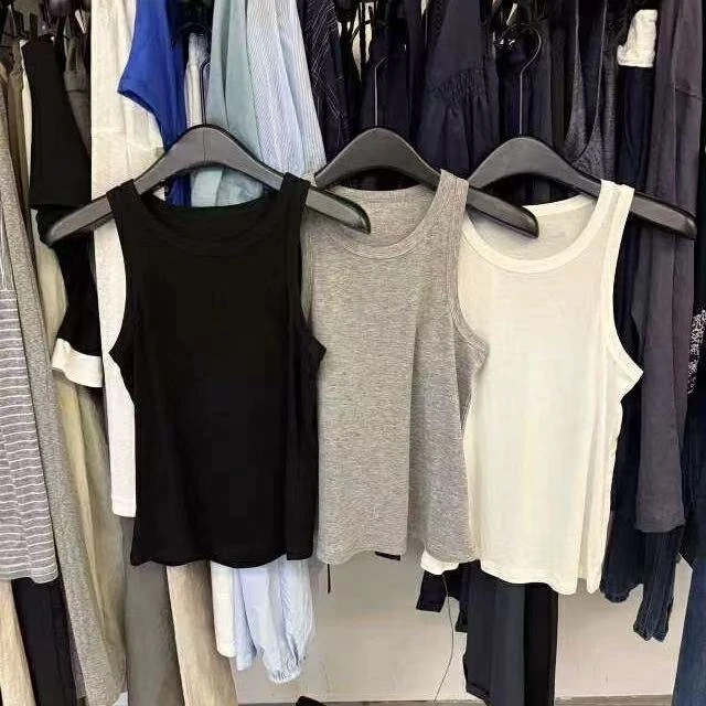 8331纸片人背心~一直想买的韩代百搭背心