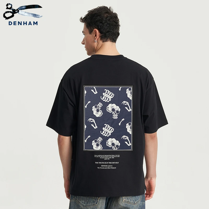 DENHAM x V&A博物馆联名2025年夏季男士宽松图案黑色短袖T恤