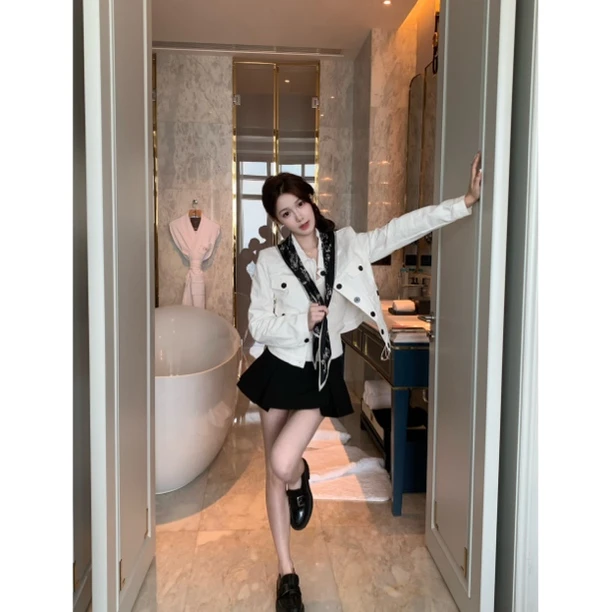 【Meng服饰】早秋名媛气质设计感酷飒风翻领修身正肩外套+百褶裙