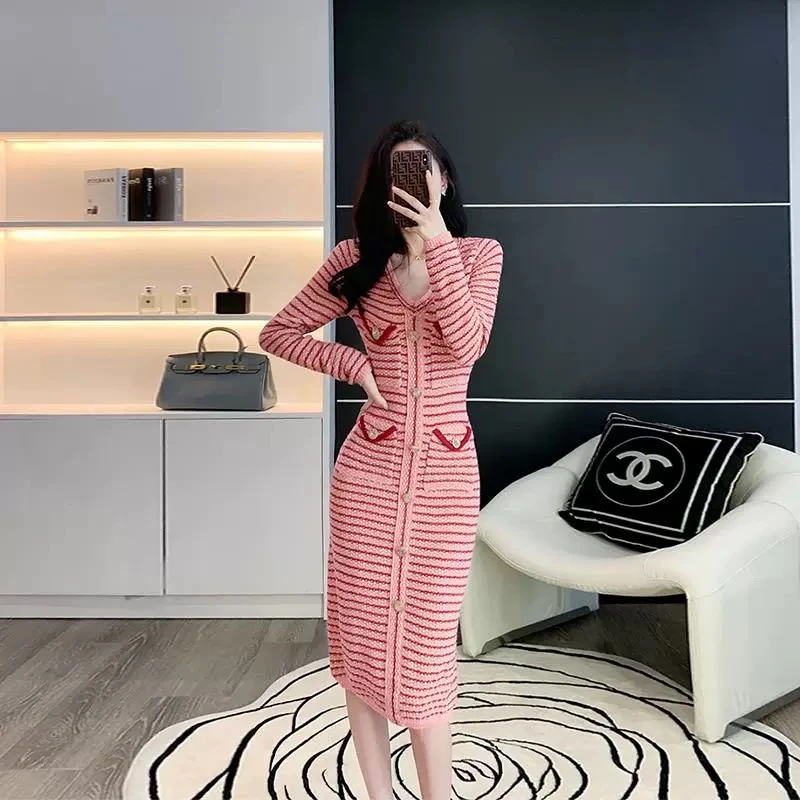 小香风针织连衣裙女2025年新款高级感名媛气质女神范收腰长裙