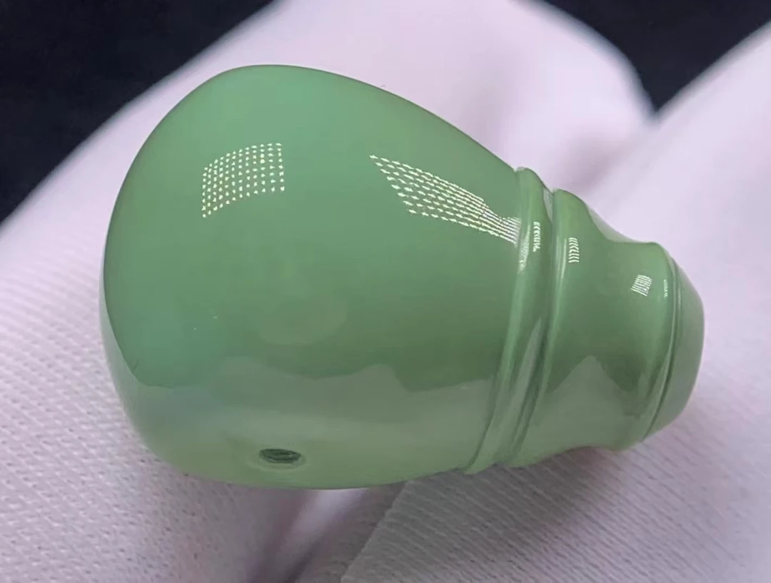 纯天然高瓷军绿料绿松石一体三通，干净无线，体型饱满，盘玩潜力股