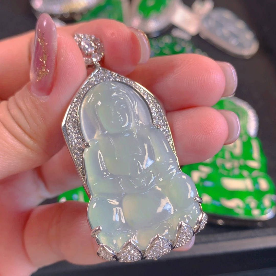 翡翠颈饰未镶嵌翡翠