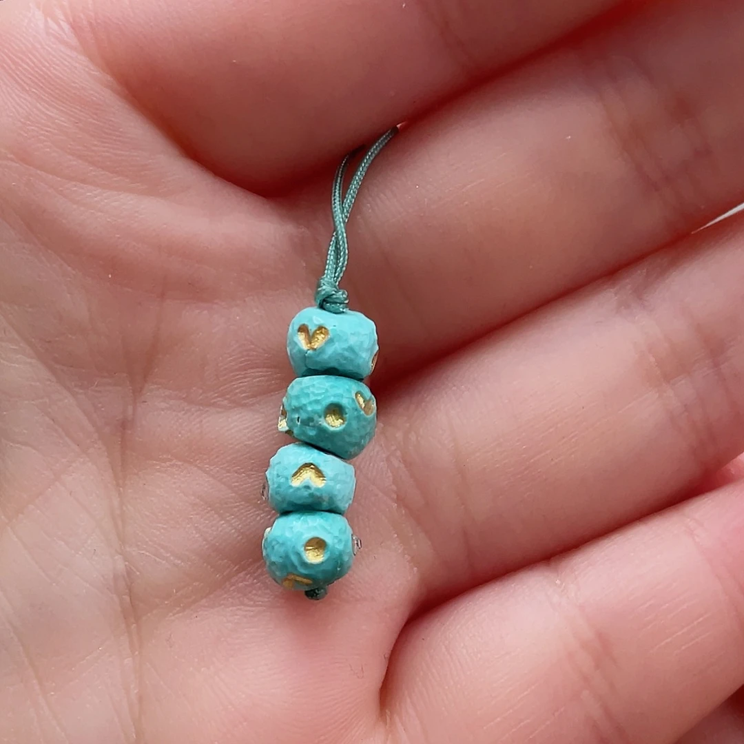 绿松石颈饰未镶嵌