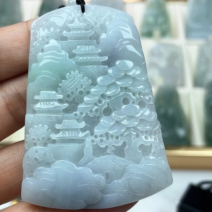 翡翠未镶嵌颈饰天然翡翠货，山水牌