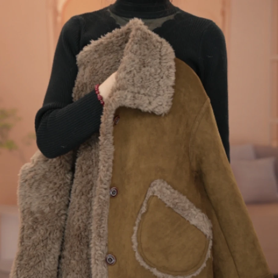 海宁两面穿毛毛一体外套女2025年冬季新款保暖显瘦中年加绒外套女