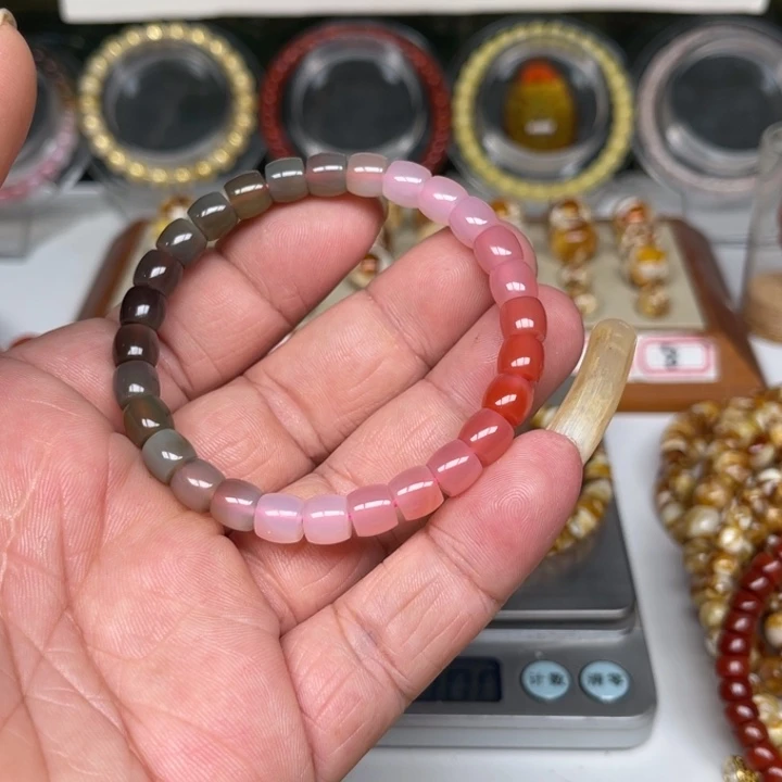 晓***狮琥珀未镶嵌裸石48号