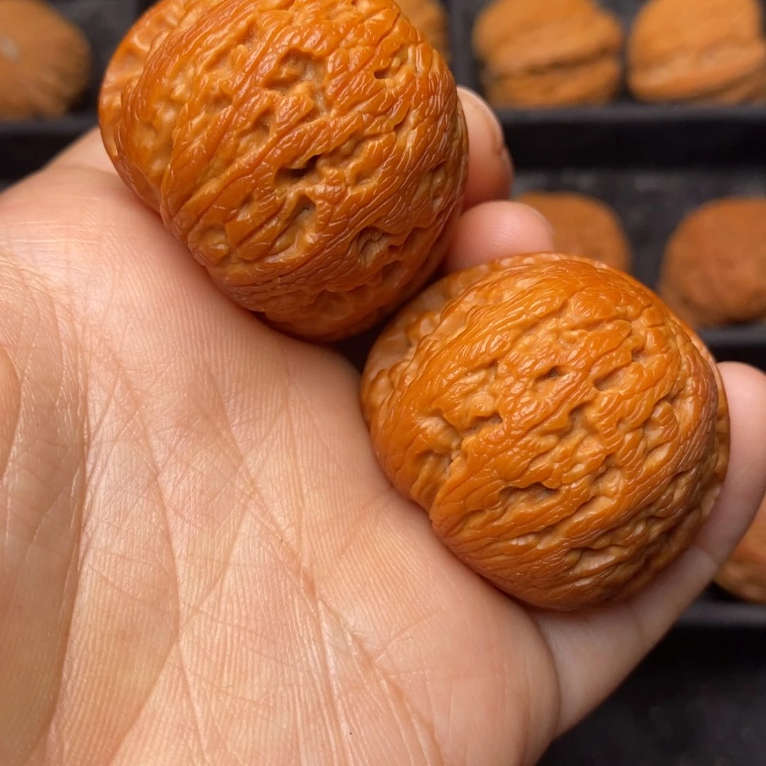 文玩核桃把件秦岭野生核桃