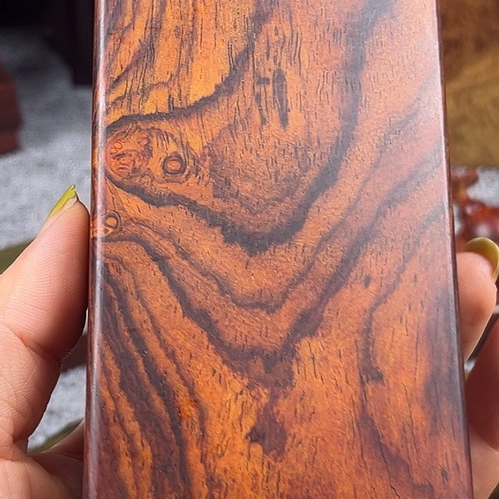微凹黄檀（南美大红酸枝）