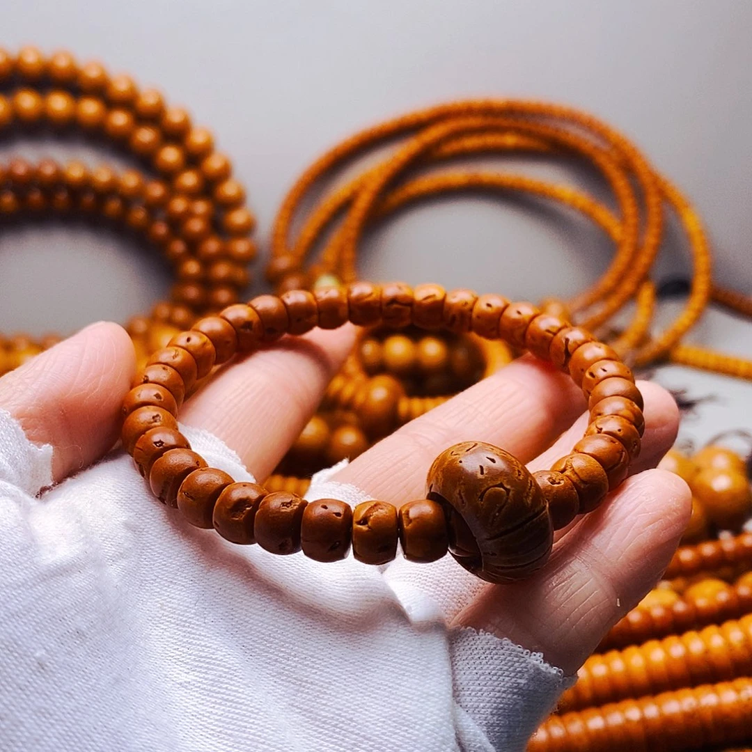 6乘8核片手串微瑕疵38