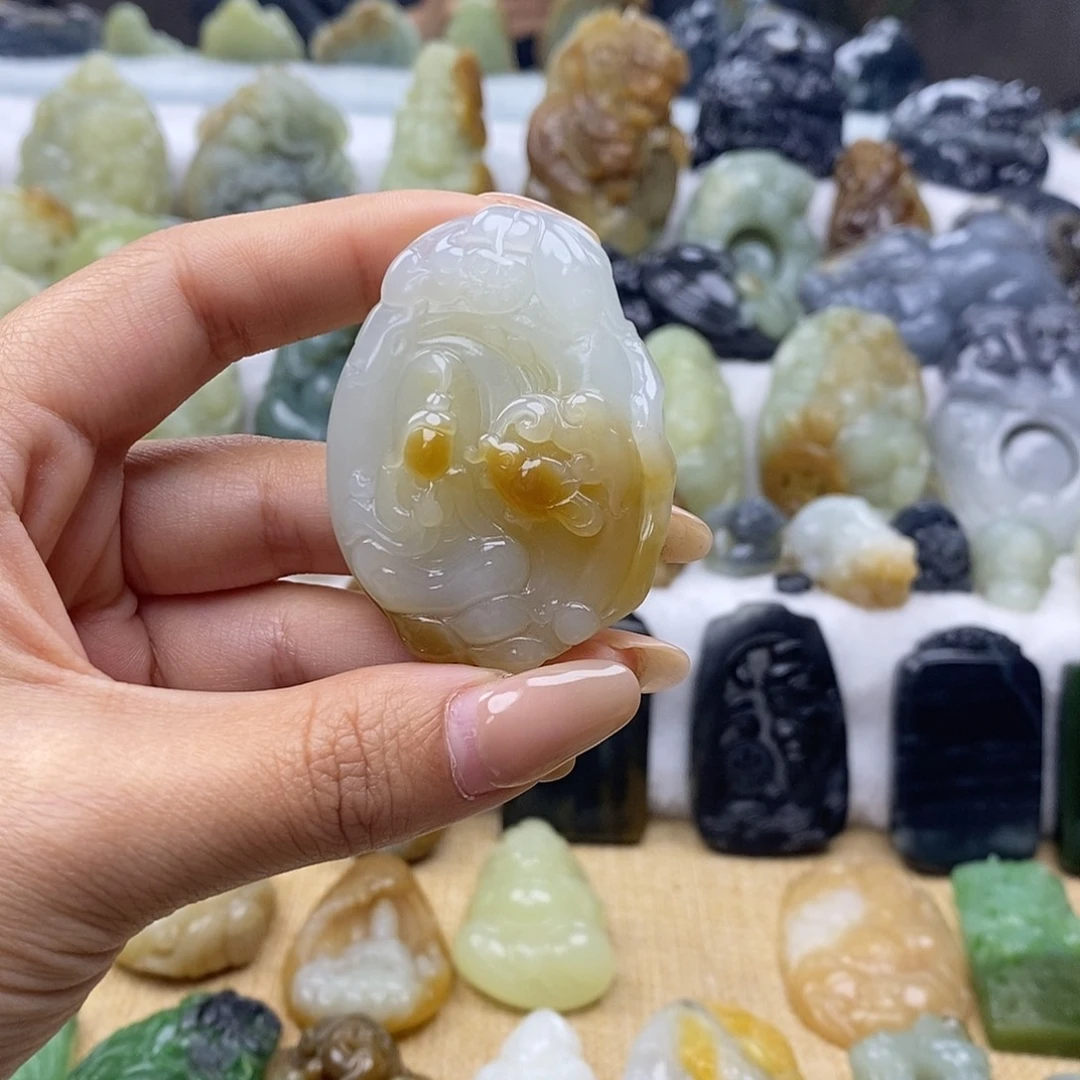 和田玉未镶嵌颈饰