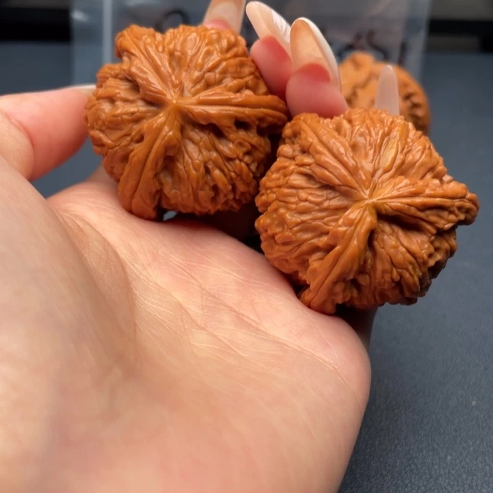 好***，文玩核桃吊坠白狮子