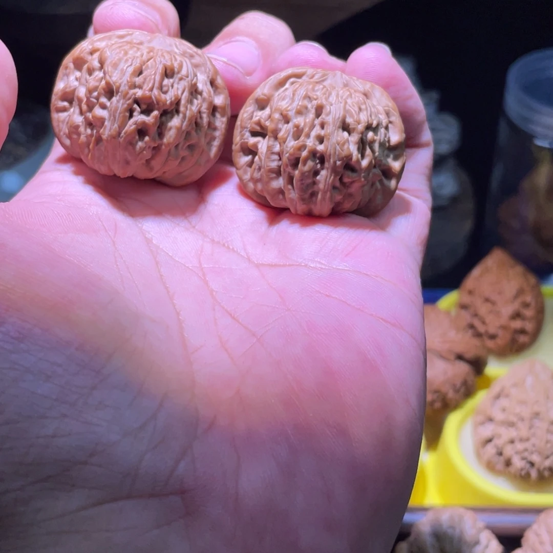 文玩核桃把件36全品红皮汉高楼