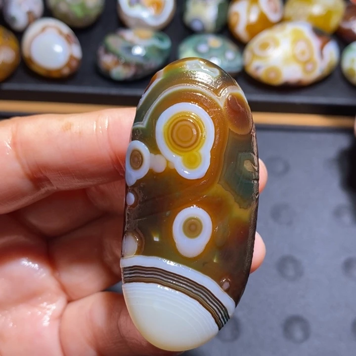 未镶嵌玛瑙/玉髓珠宝半成品83