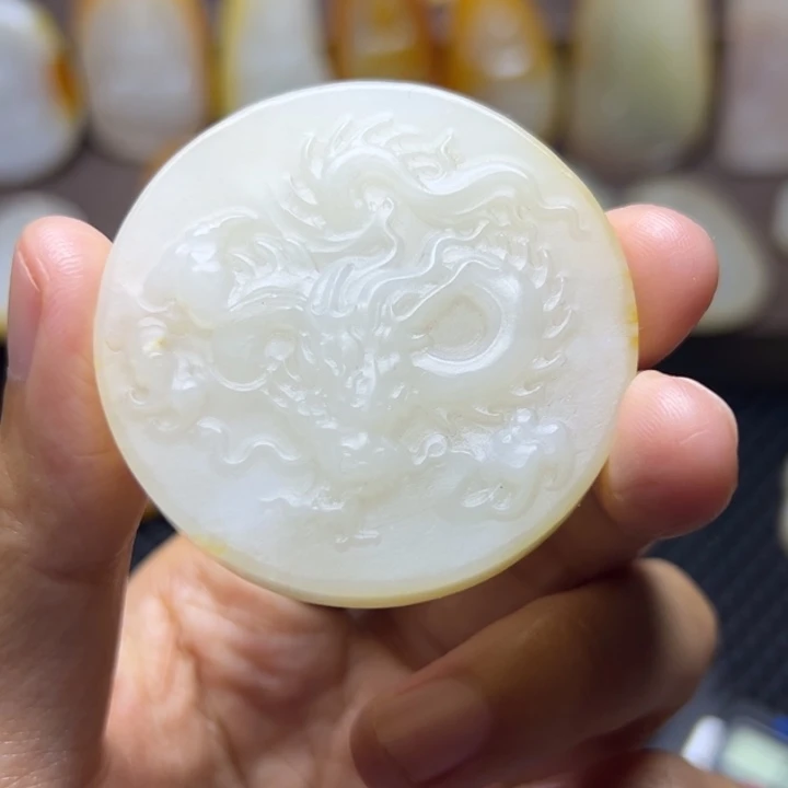 颈饰未镶嵌和田玉