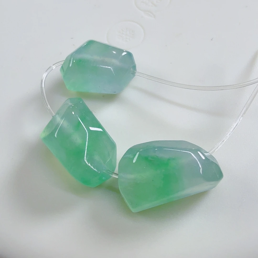 翡翠未镶嵌颈饰高冰晴底飘金丝翠随行3颗（特价，强推）