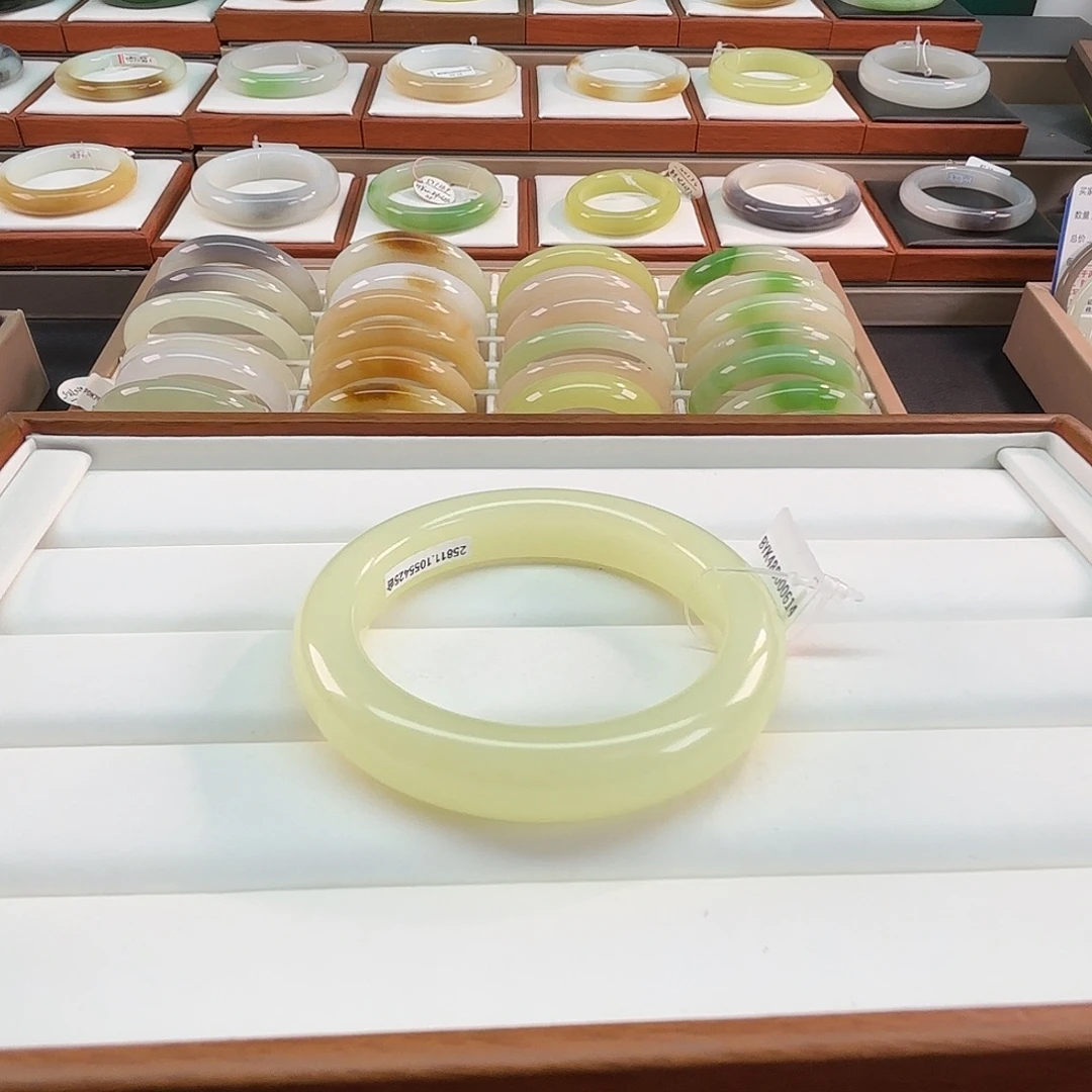 和田玉未镶嵌手镯54奶乎乎温柔色