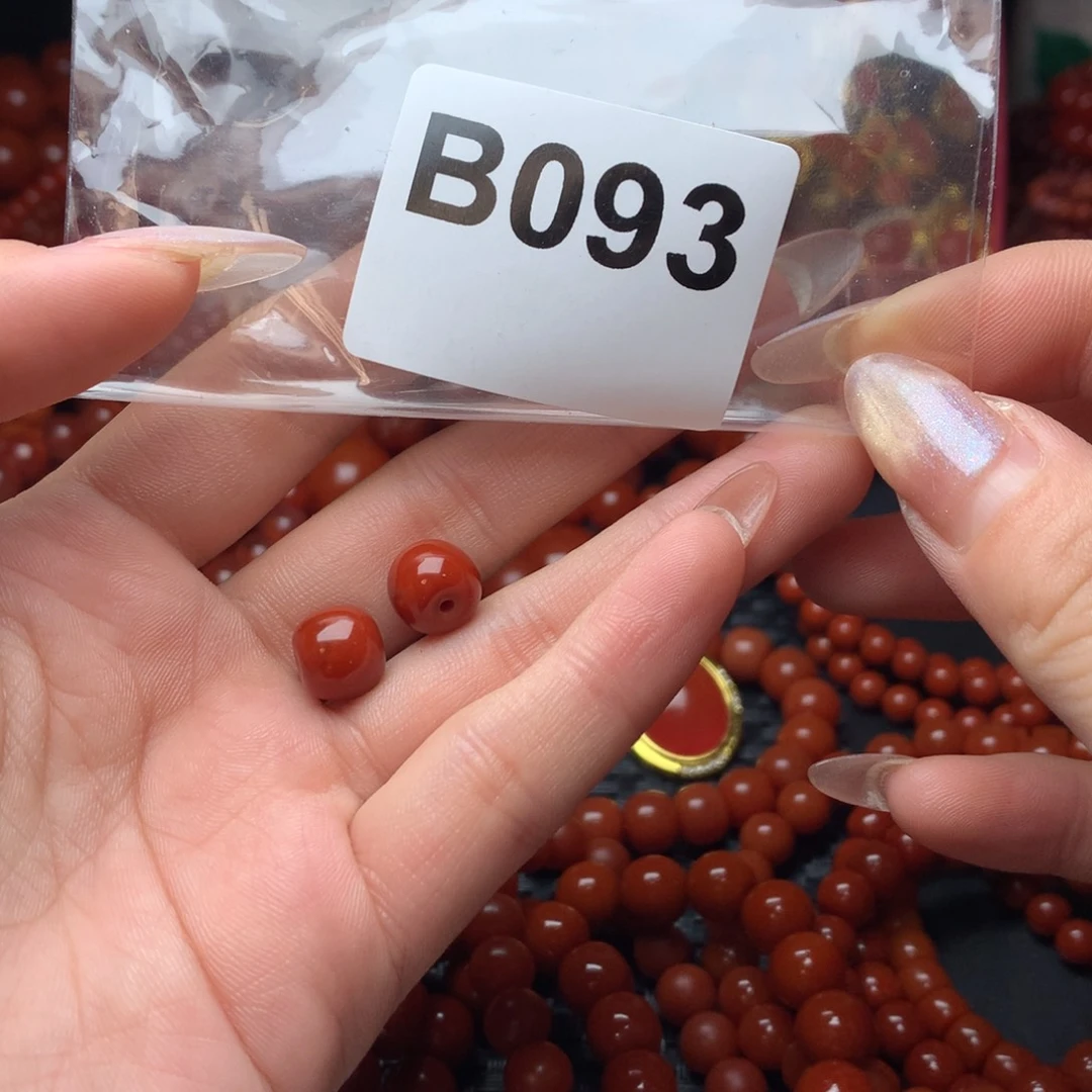 楷***.南红玛瑙未镶嵌手链