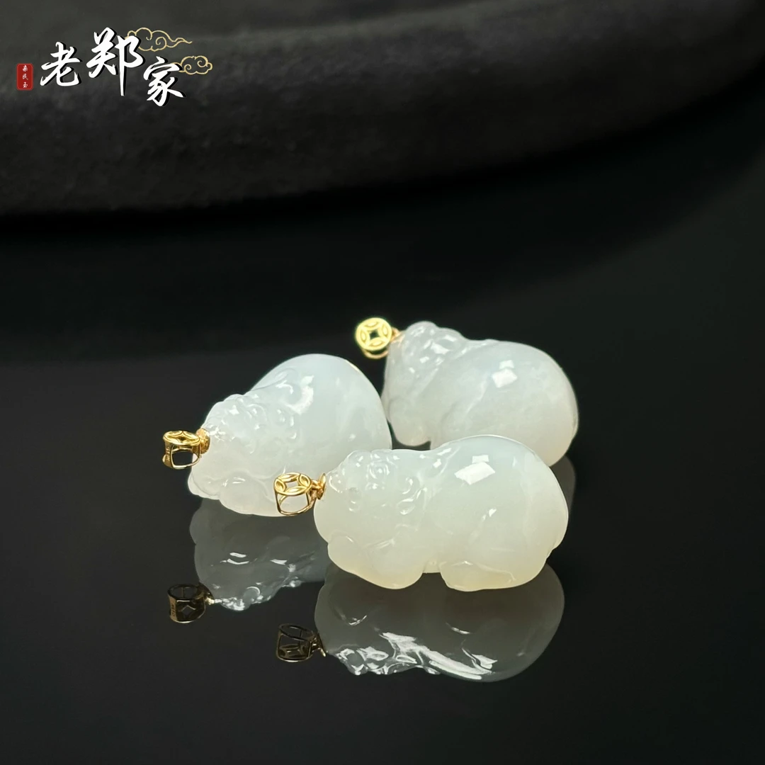 【老郑家】18K金和田玉貔貅吊坠 3518 多样性发1件约23*16*11mm